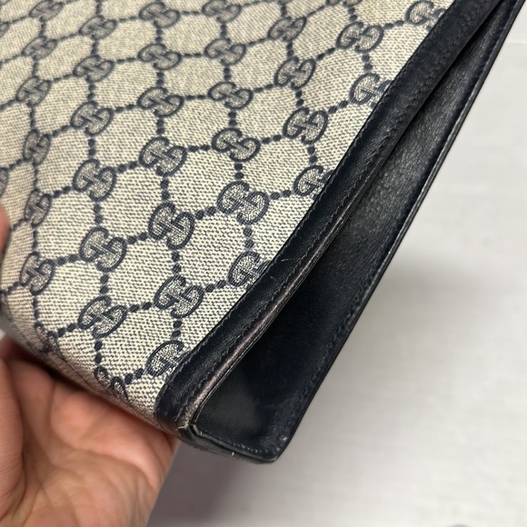 Vintage Gucci Clutch - Picture 6 of 14